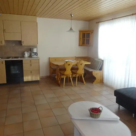 Edelweiss Apartment *
